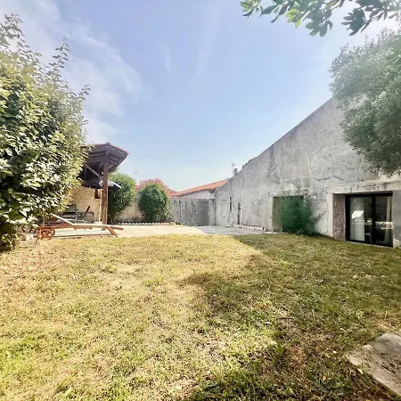 招待所 Refuge Champetre - Moderne & Confort - Jardin Terrasse Barbecue - Parking Et Wifi Gratuit - Espace Et Detente - Parfaitement Equipe - Ideal Famille Saint-Coutant-le-Grand