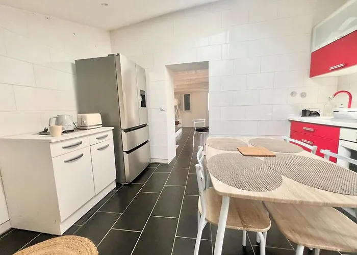 Pensión Refuge Champetre - Moderne&confort - Jardin Terrasse Barbecue - Parking Et Wifi Gratuit - Espace Et Detente - Parfaitement équipé - Idéal Famille 3*