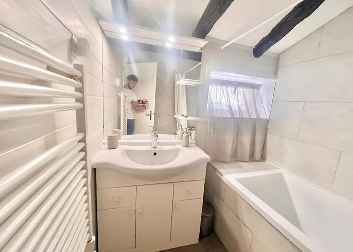 Refuge Champetre - Moderne&confort - Jardin Terrasse Barbecue - Parking Et Wifi Gratuit - Espace Et Detente - Parfaitement équipé - Idéal Famille Pensión Saint-Coutant-le-Grand