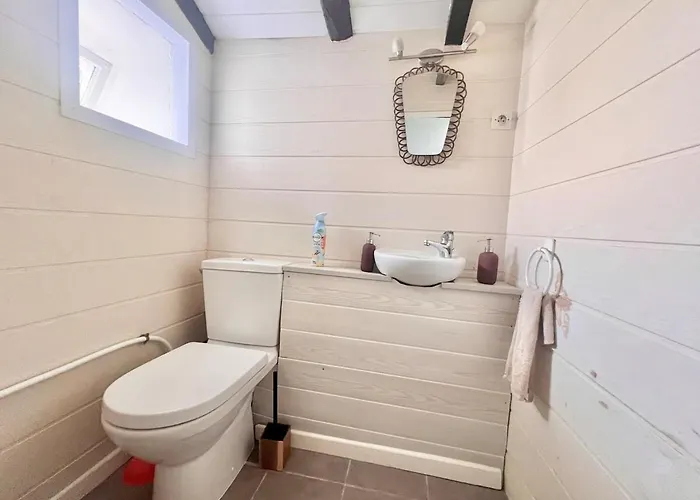 Pensión Refuge Champetre - Moderne&confort - Jardin Terrasse Barbecue - Parking Et Wifi Gratuit - Espace Et Detente - Parfaitement équipé - Idéal Famille Saint-Coutant-le-Grand