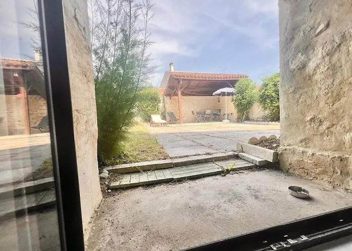 Refuge Champetre - Moderne&confort - Jardin Terrasse Barbecue - Parking Et Wifi Gratuit - Espace Et Detente - Parfaitement équipé - Idéal Famille Saint-Coutant-le-Grand